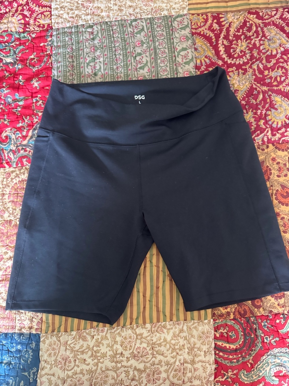 DSG athletic shorts with pockets, black, size Large